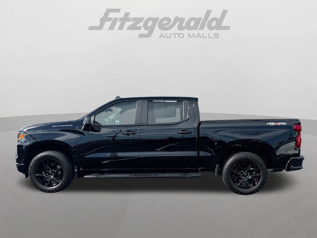 2023 Chevrolet Silverado 1500 4WD Crew Cab Short Bed Custom