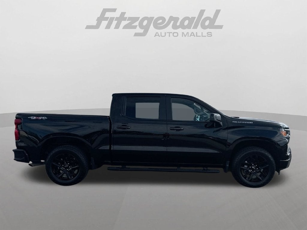 2023 Chevrolet Silverado 1500 4WD Crew Cab Short Bed Custom