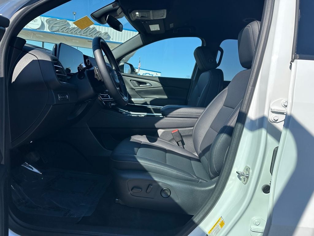 2025 Chevrolet Traverse AWD LT