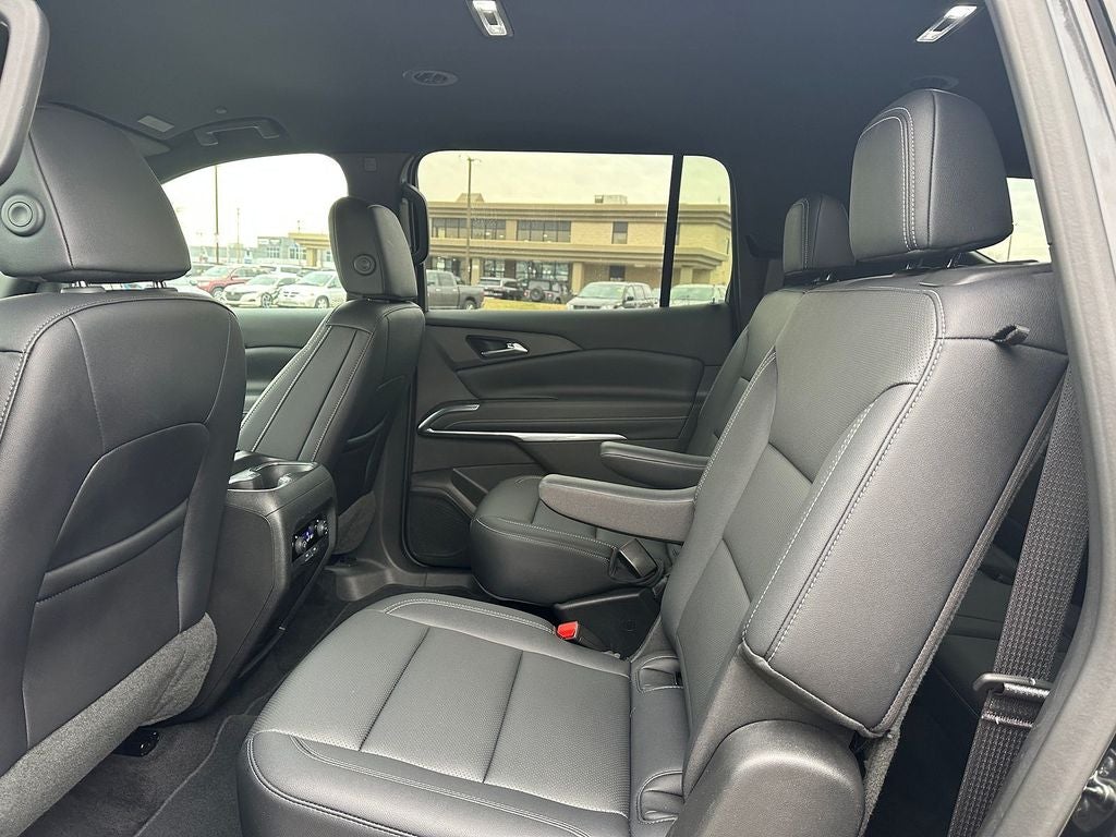 2025 Chevrolet Traverse AWD LT