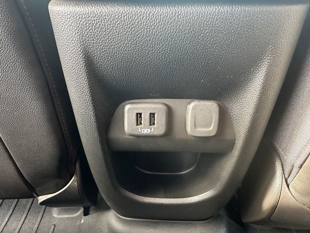 2022 GMC Canyon 4WD Crew Cab Short Box AT4 - Cloth