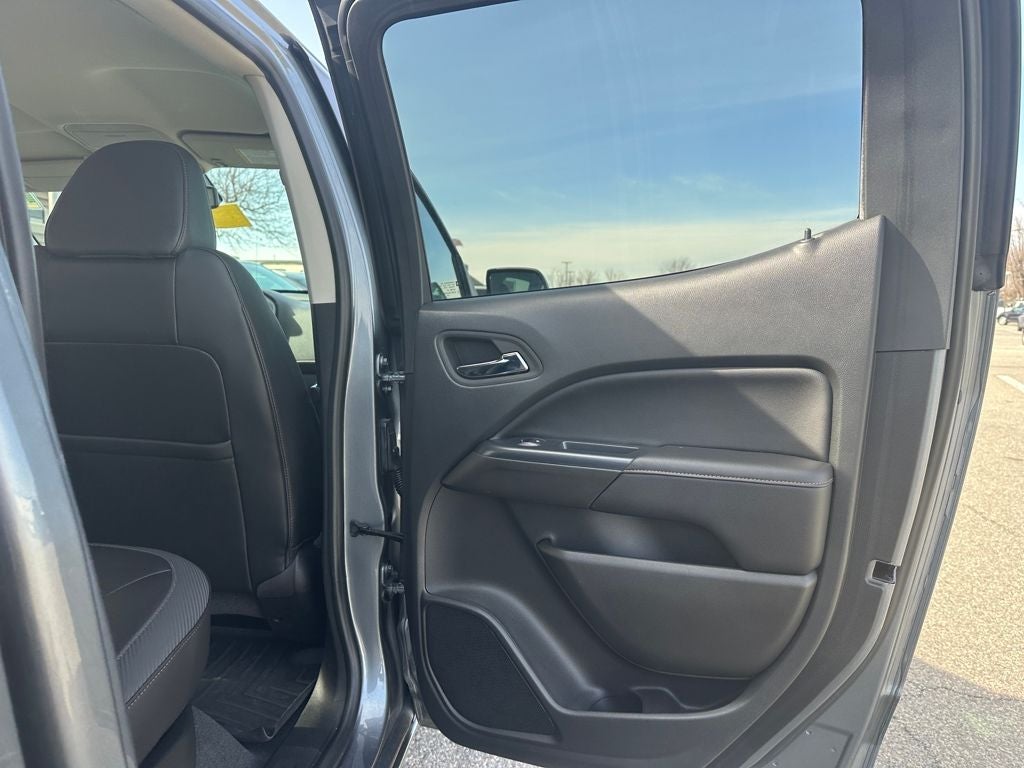 2022 GMC Canyon 4WD Crew Cab Short Box AT4 - Cloth