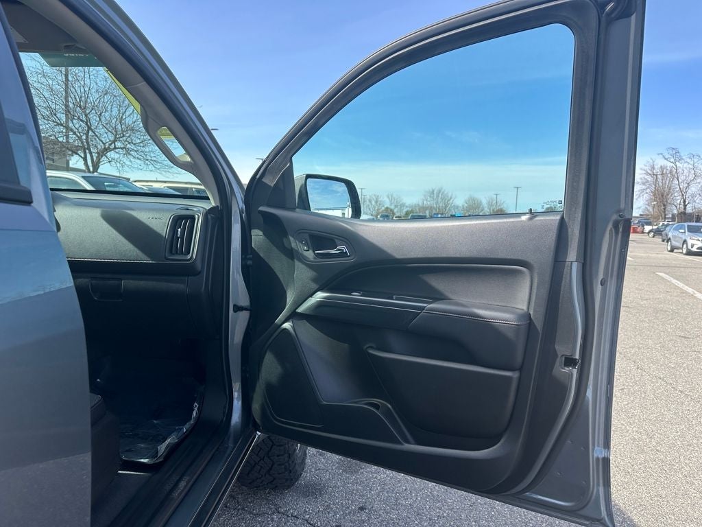 2022 GMC Canyon 4WD Crew Cab Short Box AT4 - Cloth