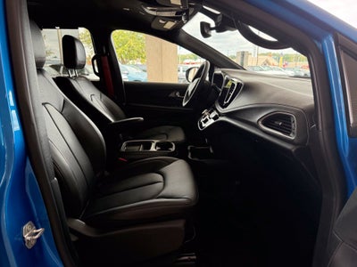 2027 Chrysler Pacifica PACIFICA SELECT