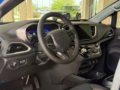2027 Chrysler Pacifica PACIFICA SELECT