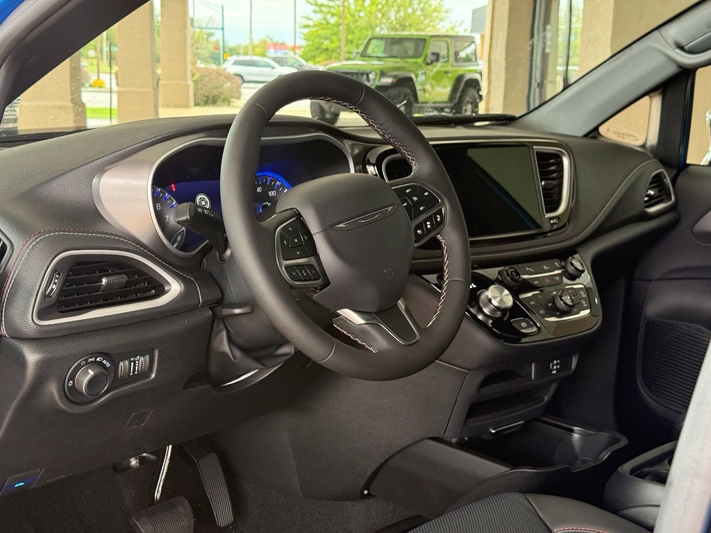 2027 Chrysler Pacifica PACIFICA SELECT