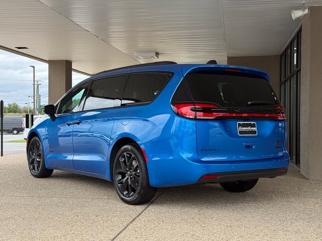 2027 Chrysler Pacifica PACIFICA SELECT