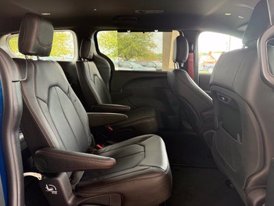 2027 Chrysler Pacifica PACIFICA SELECT