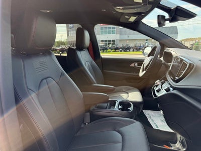 2027 Chrysler Pacifica PACIFICA SELECT