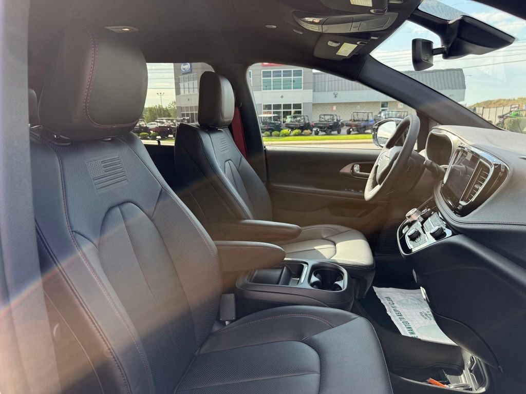 2027 Chrysler Pacifica PACIFICA SELECT