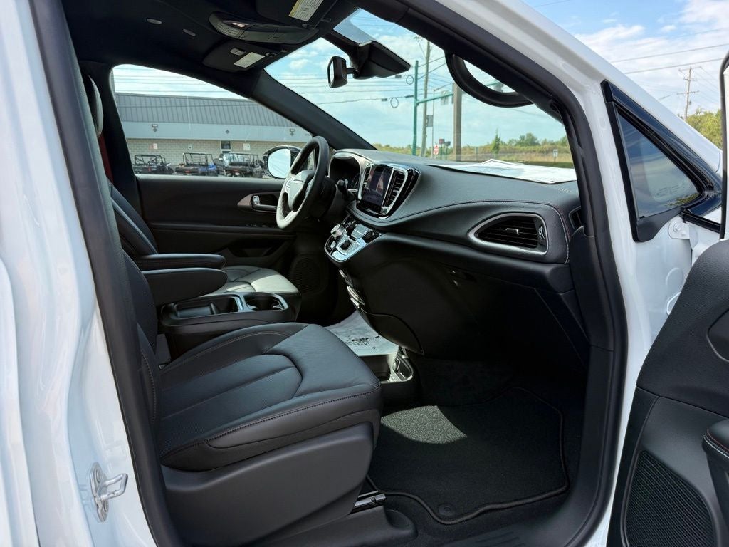 2027 Chrysler Pacifica PACIFICA SELECT