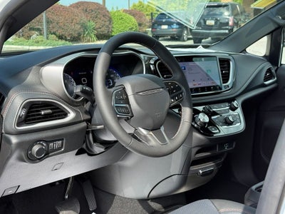 2027 Chrysler Pacifica PACIFICA SELECT