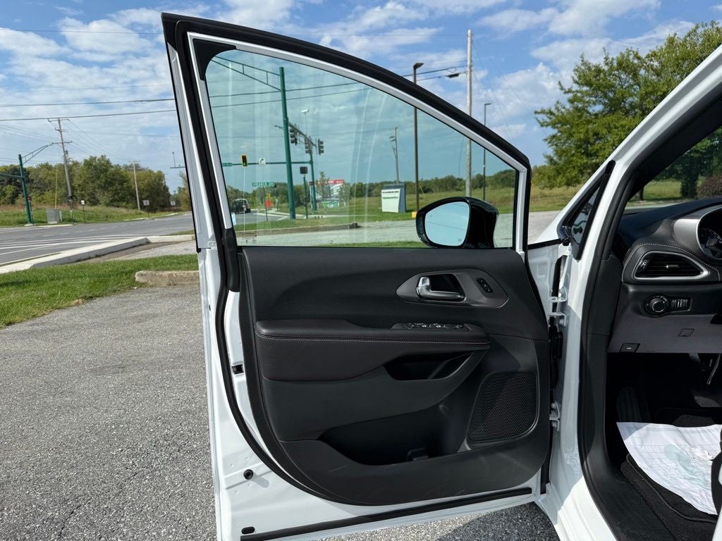 2027 Chrysler Pacifica PACIFICA SELECT