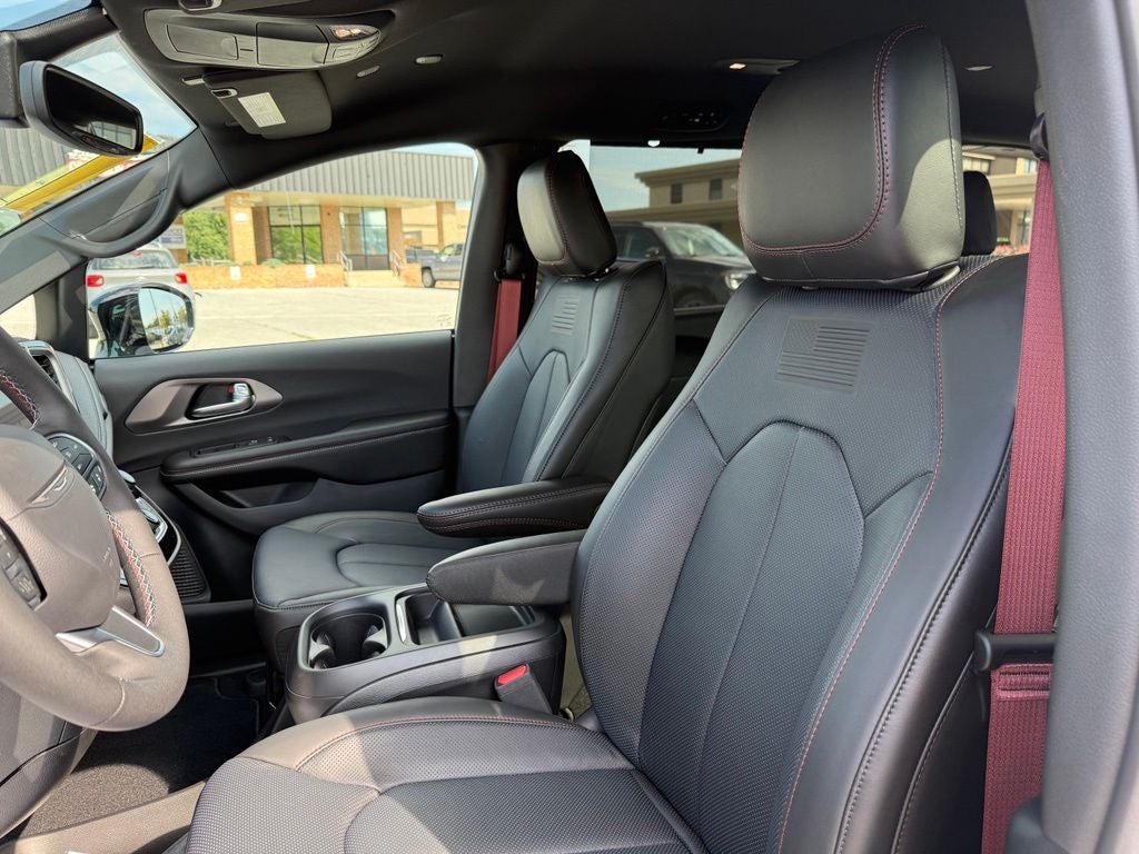 2027 Chrysler Pacifica PACIFICA SELECT