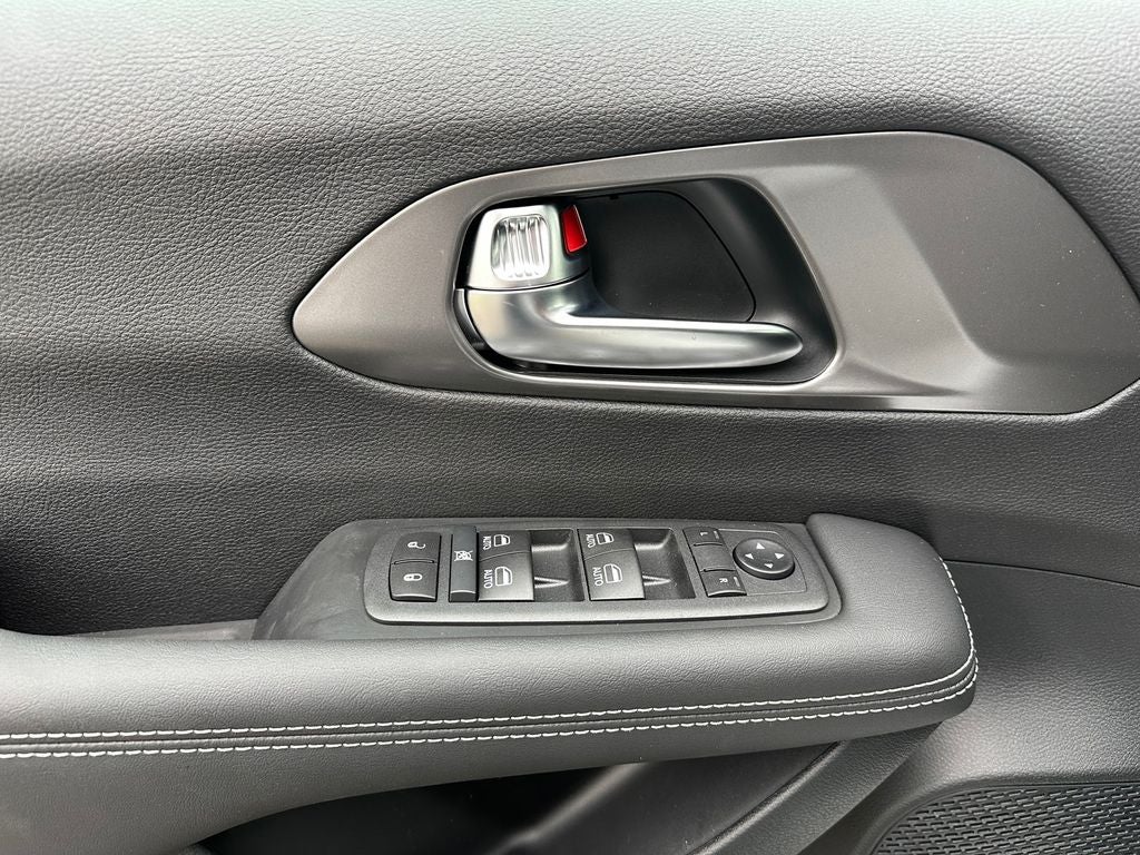 2026 Chrysler Voyager VOYAGER LX