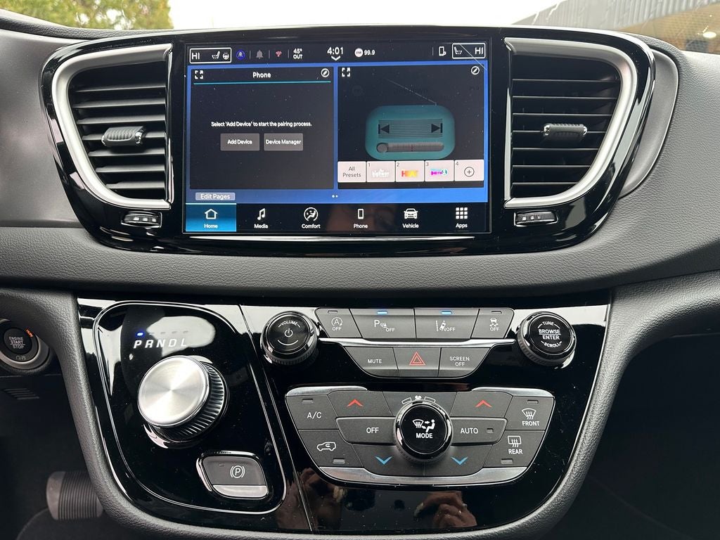 2026 Chrysler Voyager VOYAGER LX