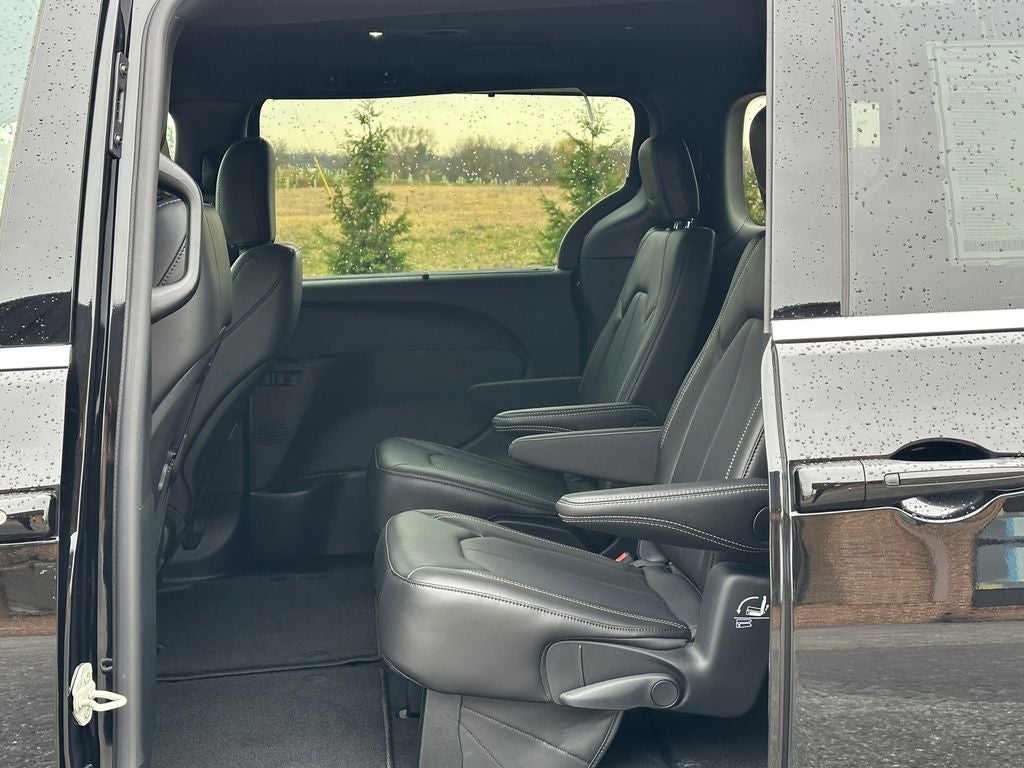 2026 Chrysler Pacifica PACIFICA SELECT AWD