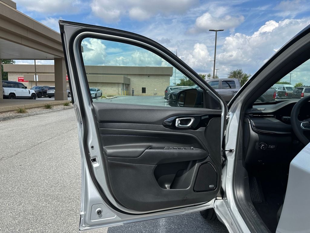 2025 Jeep Compass COMPASS LIMITED 4X4