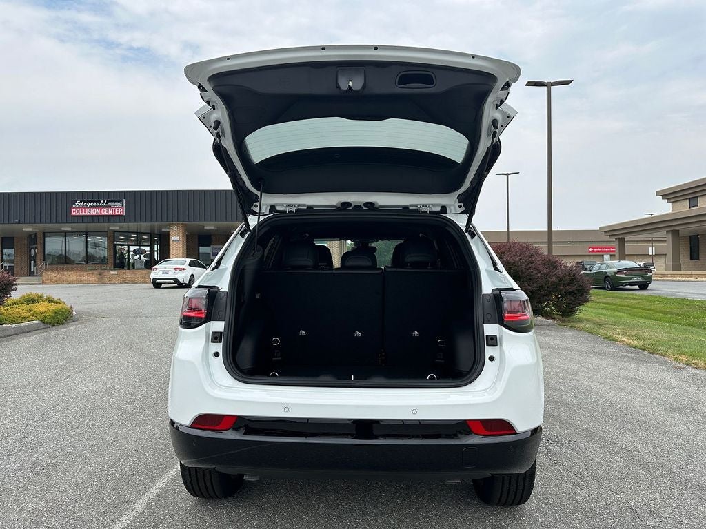 2025 Jeep Compass COMPASS LIMITED 4X4