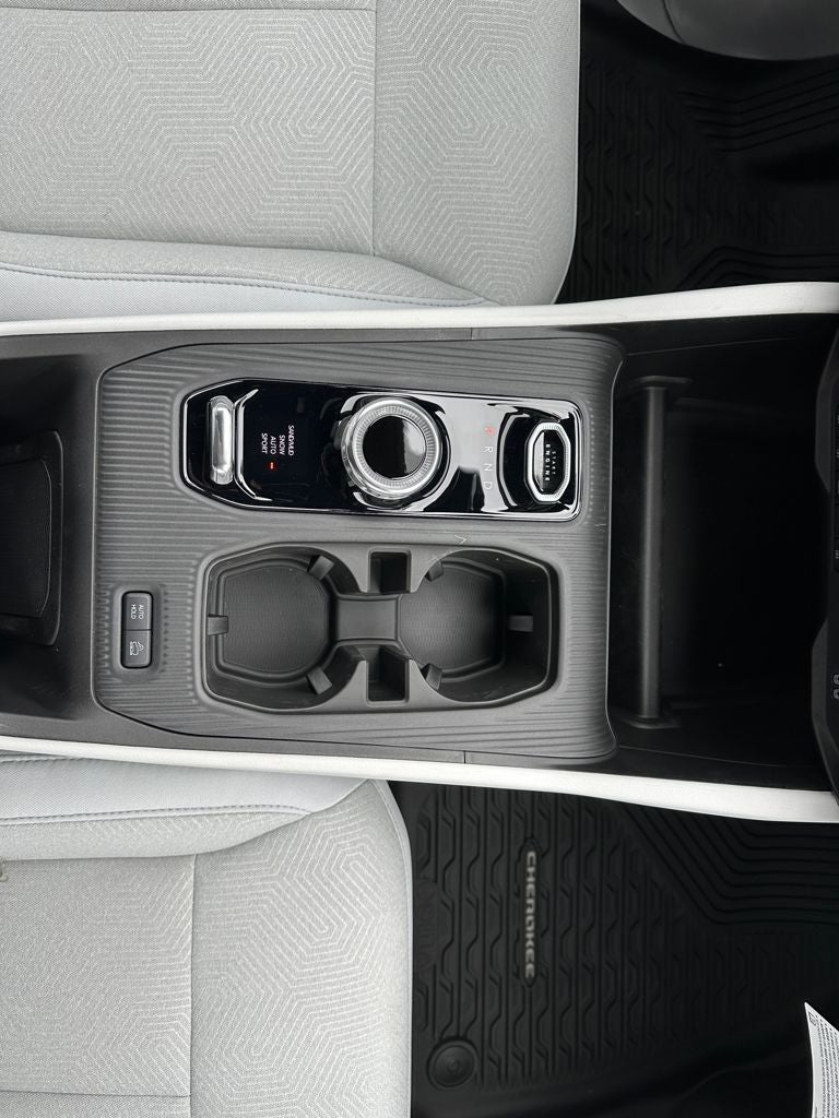2026 Jeep Cherokee CHEROKEE LAREDO 4X4