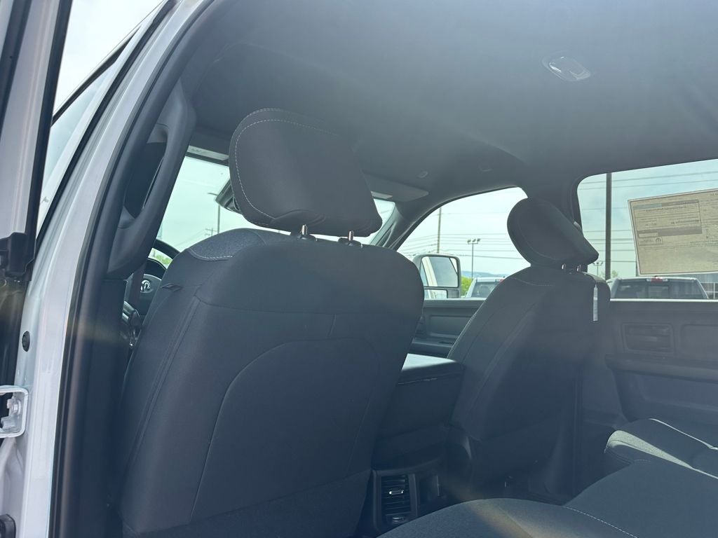 2026 RAM Ram 2500 RAM 2500 BLACK EXPRESS CREW CAB 4X4 6'4' BOX