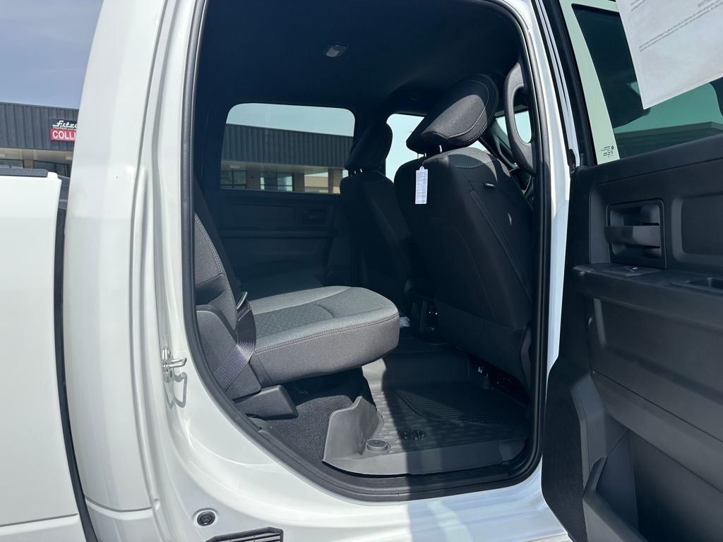 2026 RAM Ram 2500 RAM 2500 BLACK EXPRESS CREW CAB 4X4 6'4' BOX