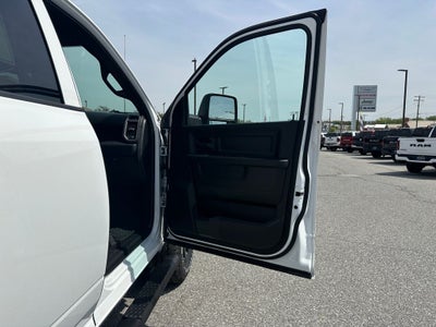 2026 RAM Ram 2500 RAM 2500 BLACK EXPRESS CREW CAB 4X4 6'4' BOX