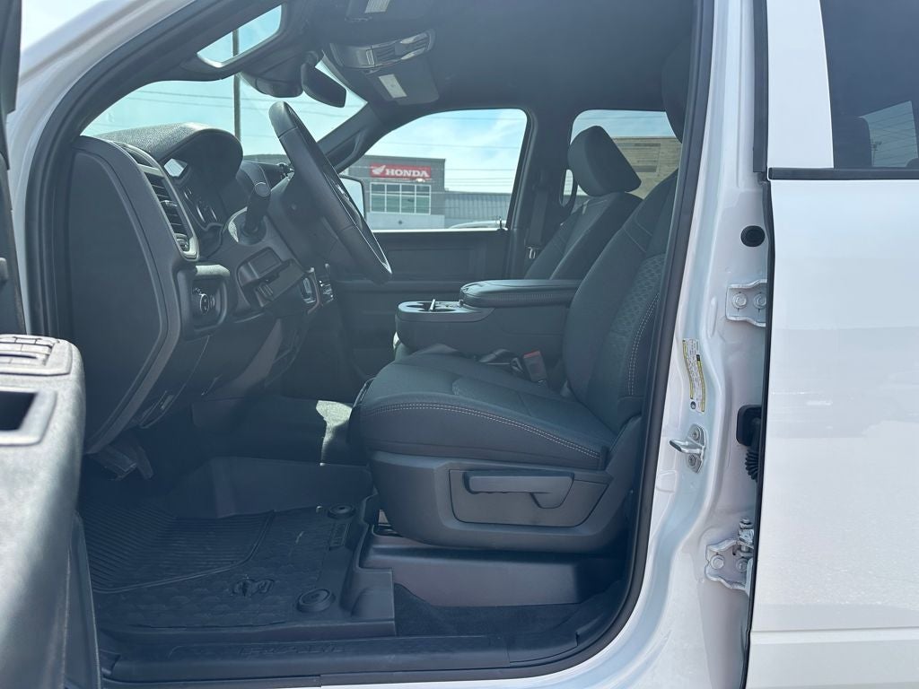 2026 RAM Ram 2500 RAM 2500 BLACK EXPRESS CREW CAB 4X4 6'4' BOX