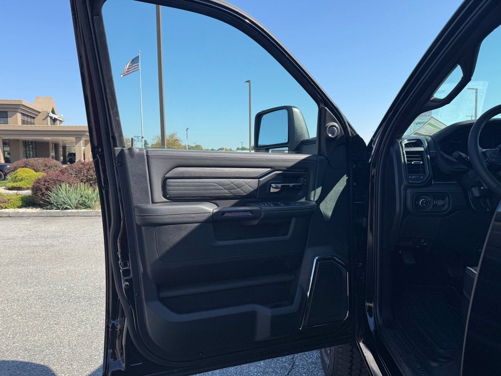 2027 RAM Ram 2500 RAM 2500 LIMITED MEGA CAB 4X4 6'4' BOX