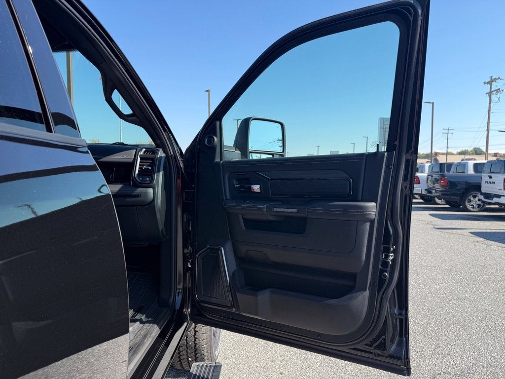 2027 RAM Ram 2500 RAM 2500 LIMITED MEGA CAB 4X4 6'4' BOX