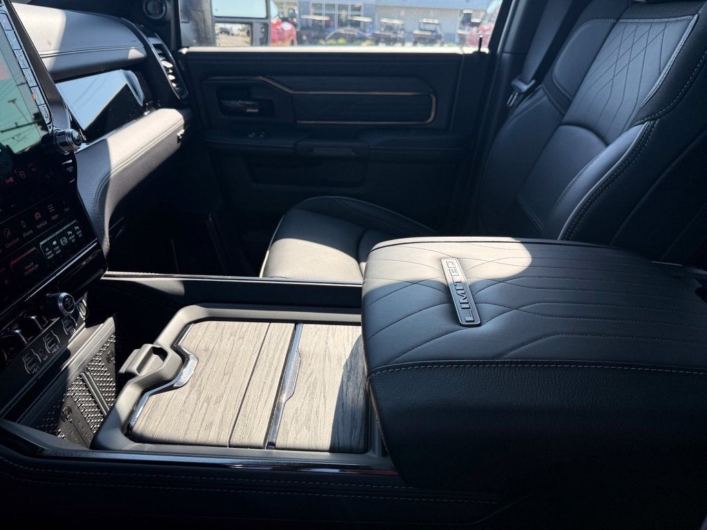 2027 RAM Ram 2500 RAM 2500 LIMITED MEGA CAB 4X4 6'4' BOX