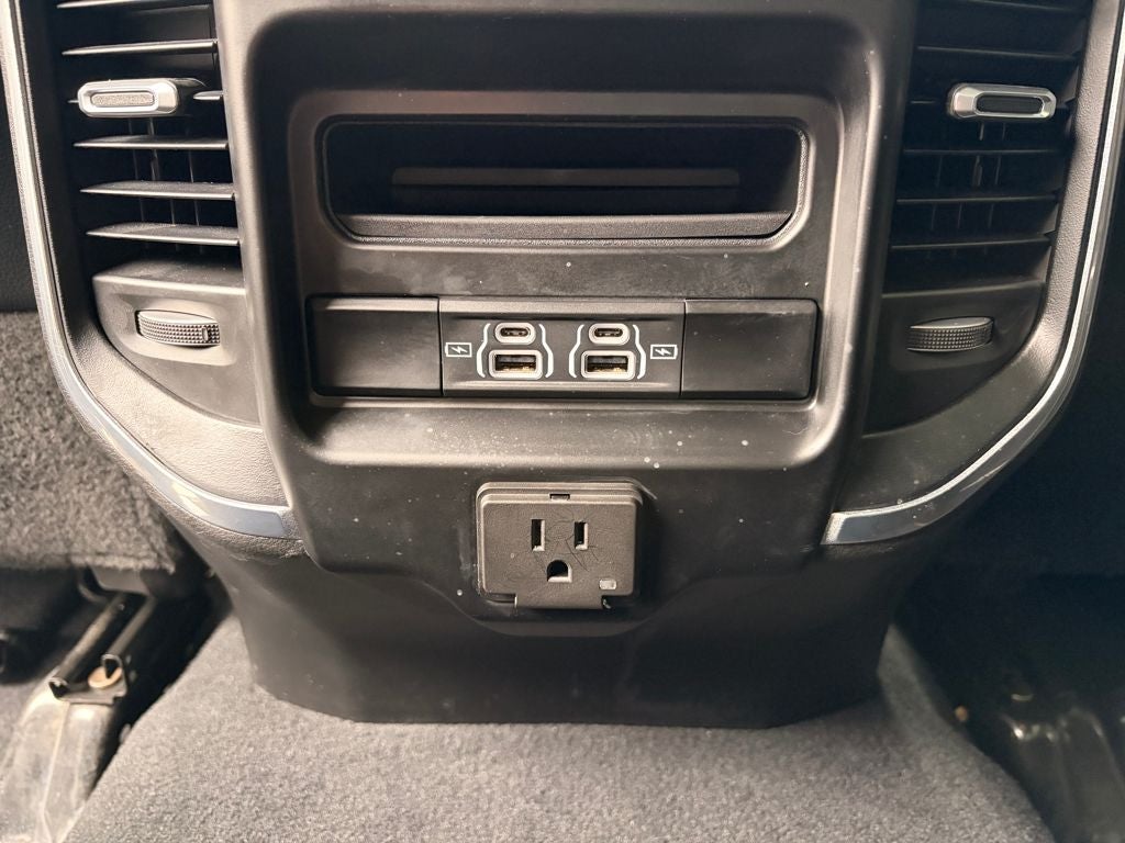 2024 RAM 3500 Laramie Crew Cab 4x4 8' Box