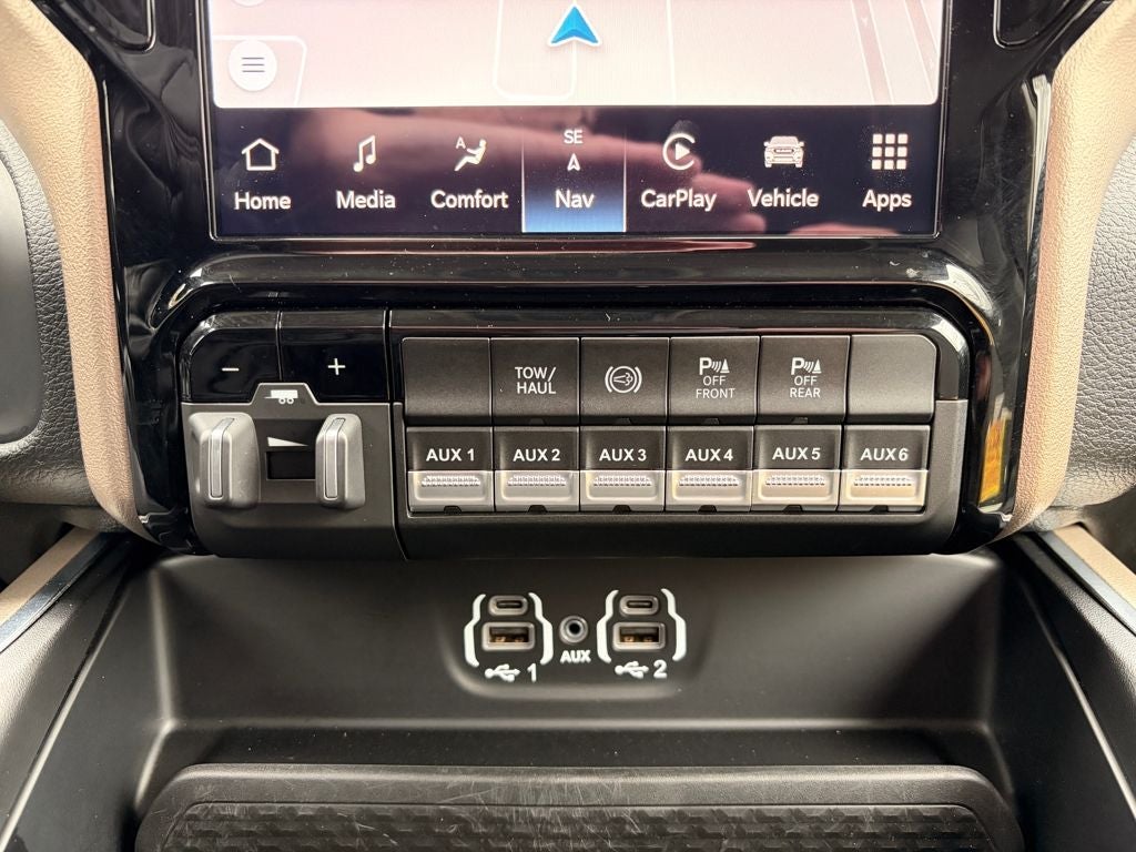 2024 RAM 3500 Laramie Crew Cab 4x4 8' Box
