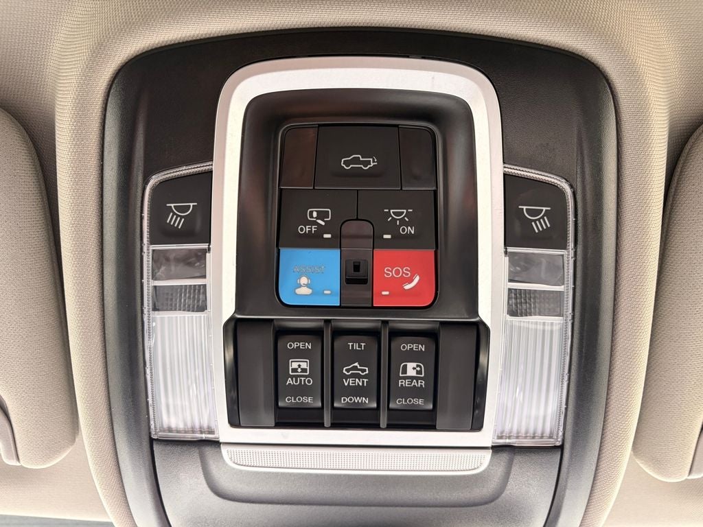 2024 RAM 3500 Laramie Crew Cab 4x4 8' Box