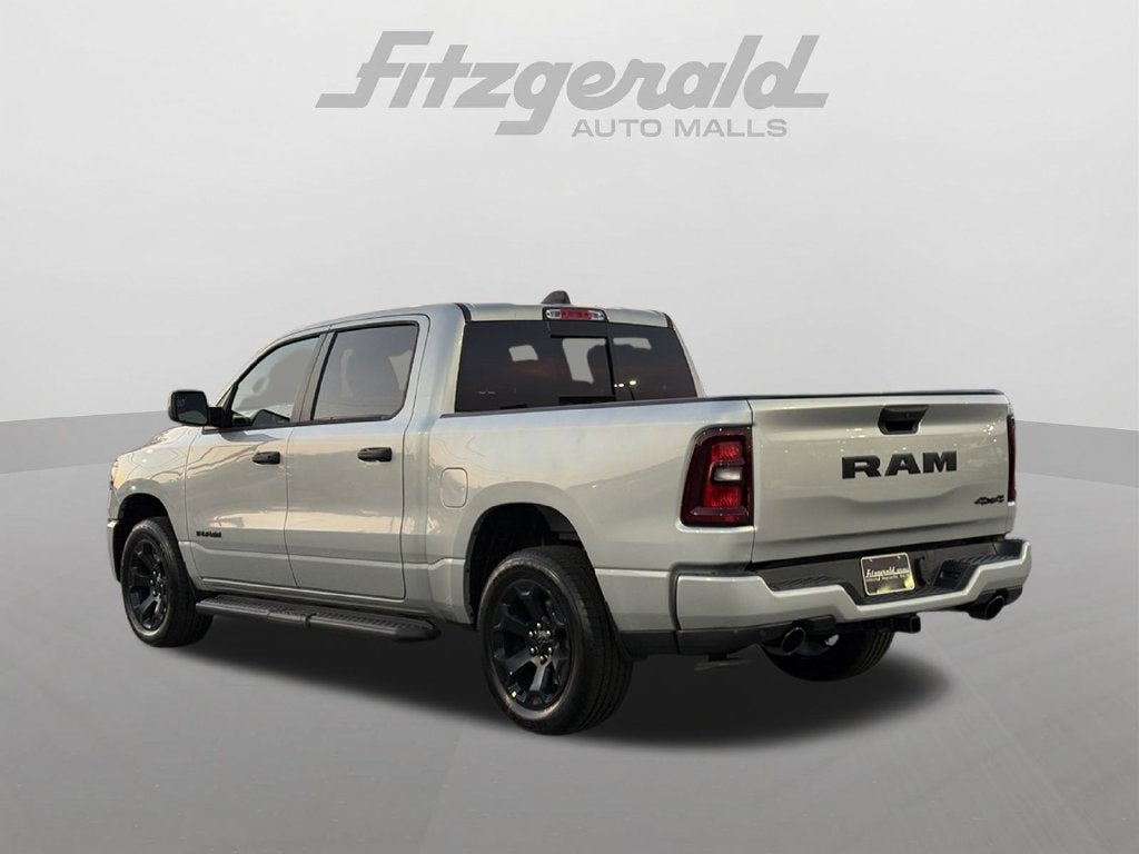 2027 RAM Ram 1500 RAM 1500 EXPRESS CREW CAB 4X4 5'7' BOX