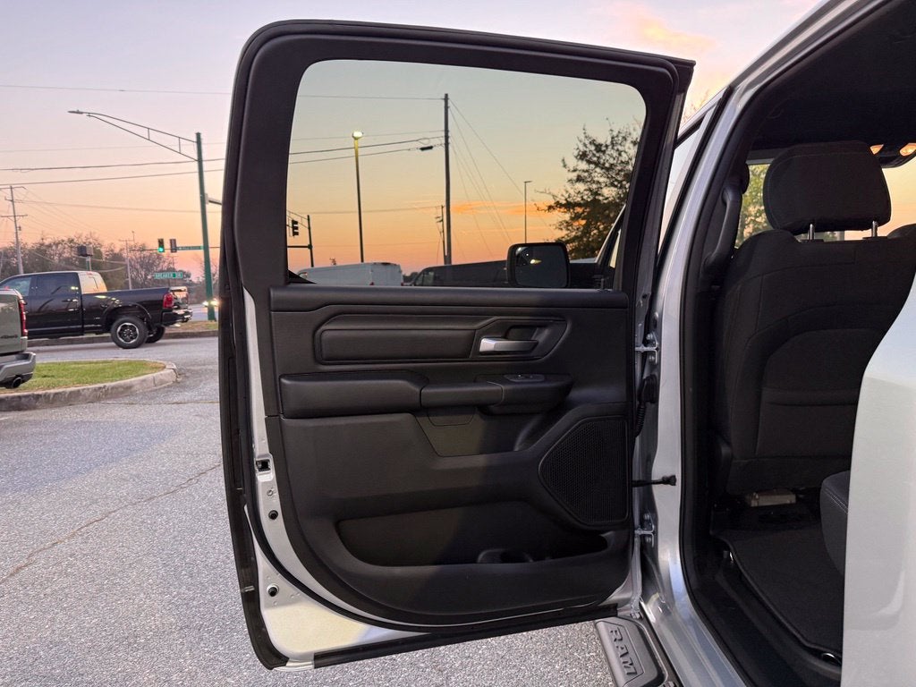 2027 RAM Ram 1500 RAM 1500 EXPRESS CREW CAB 4X4 5'7' BOX