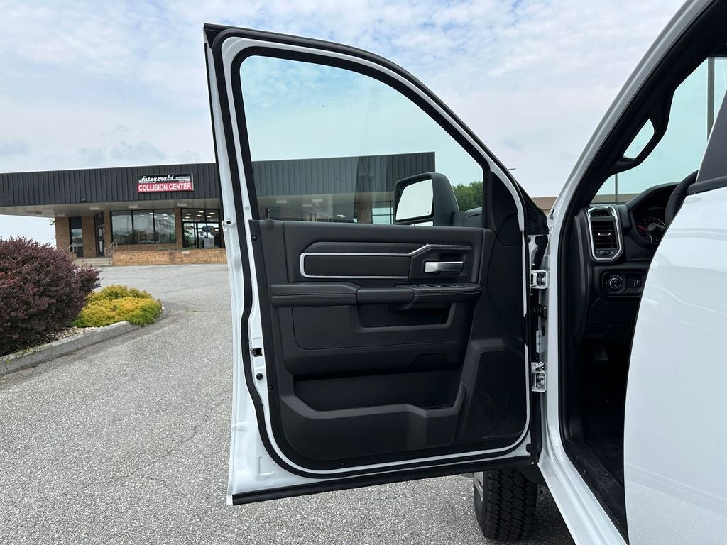 2025 RAM Ram 4500 Chassis Cab RAM 4500 BIG HORN CHASSIS CREW CAB 4X4 60' CA