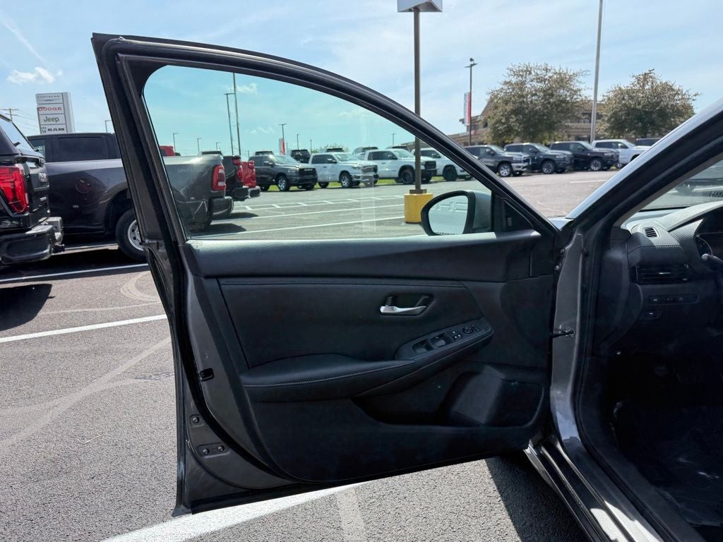 2024 Nissan Sentra SV Xtronic CVT