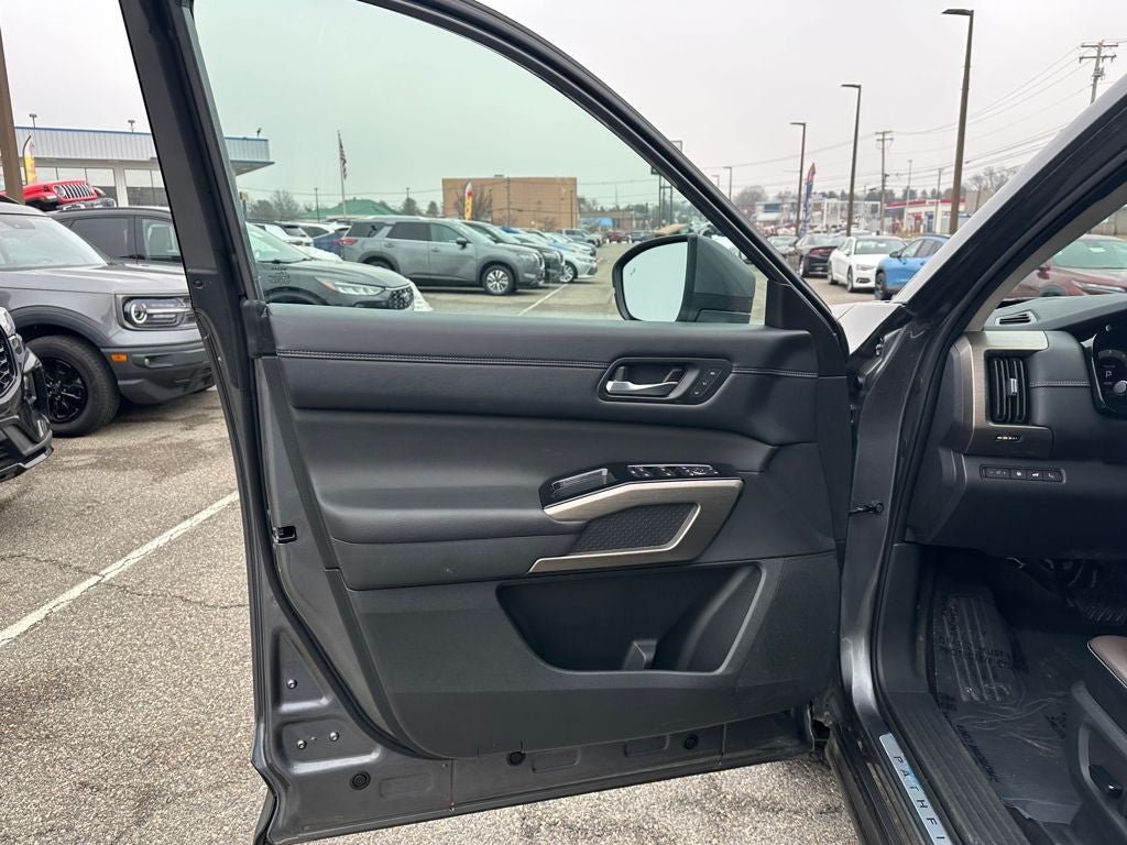 2023 Nissan Pathfinder Platinum