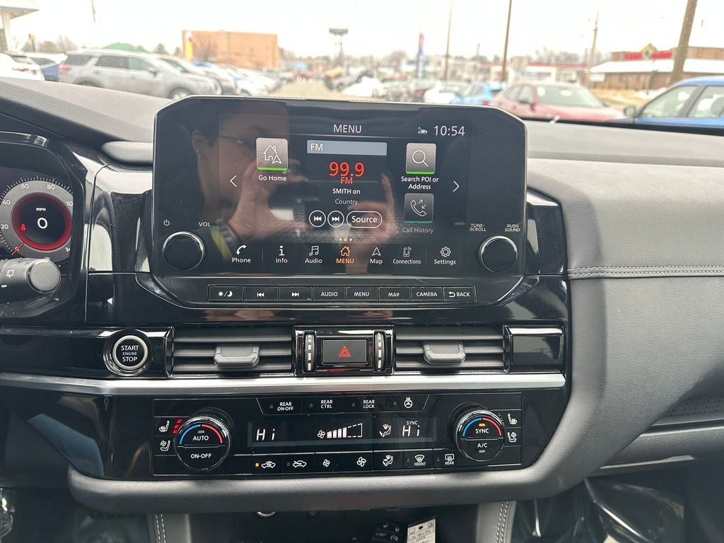 2023 Nissan Pathfinder Platinum