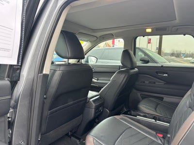 2023 Nissan Pathfinder Platinum
