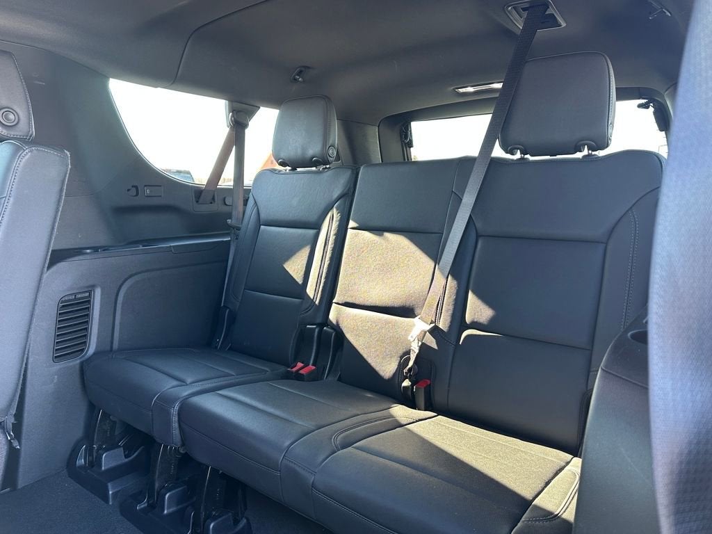 2025 Chevrolet Suburban LT