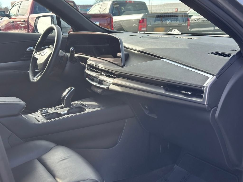 2025 Cadillac XT4 Premium Luxury