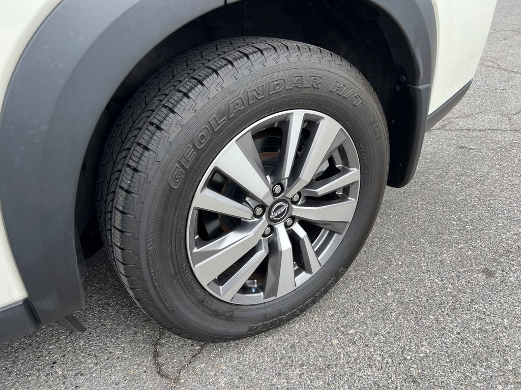 2022 Nissan Pathfinder SL