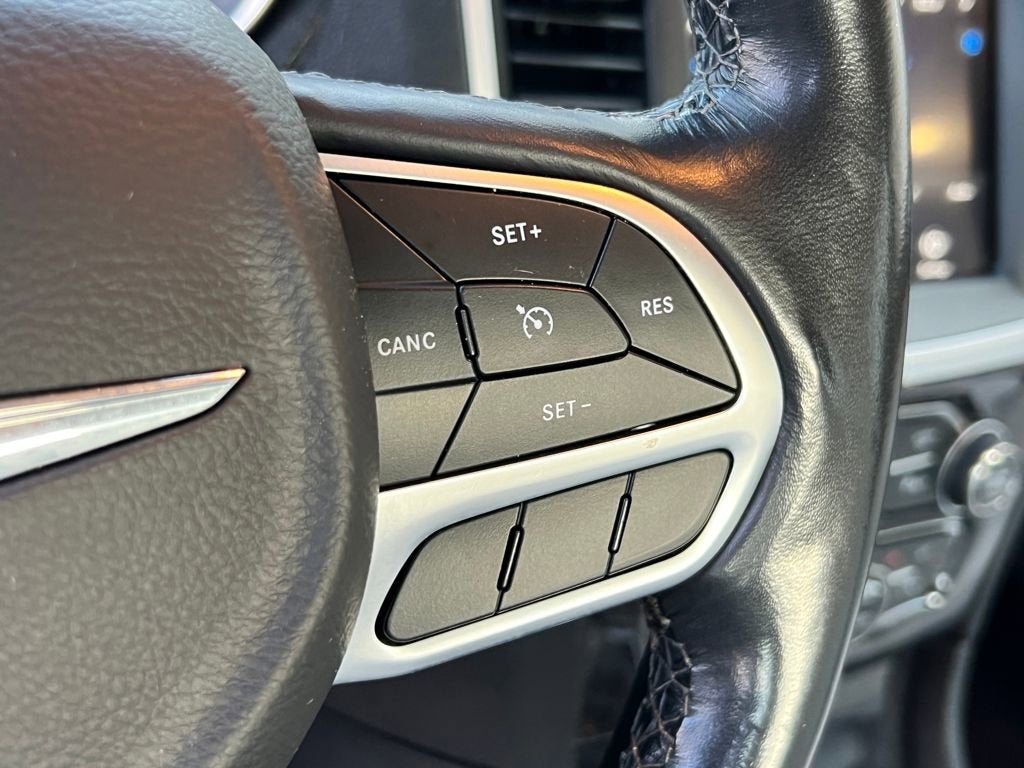 2022 Chrysler 300 Touring L