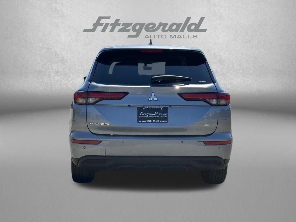2024 Mitsubishi Outlander SE