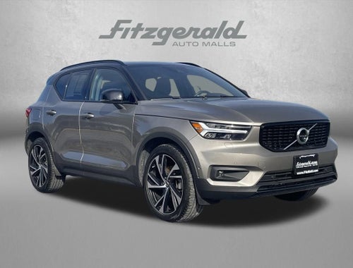 2022 Volvo XC40 R-Design