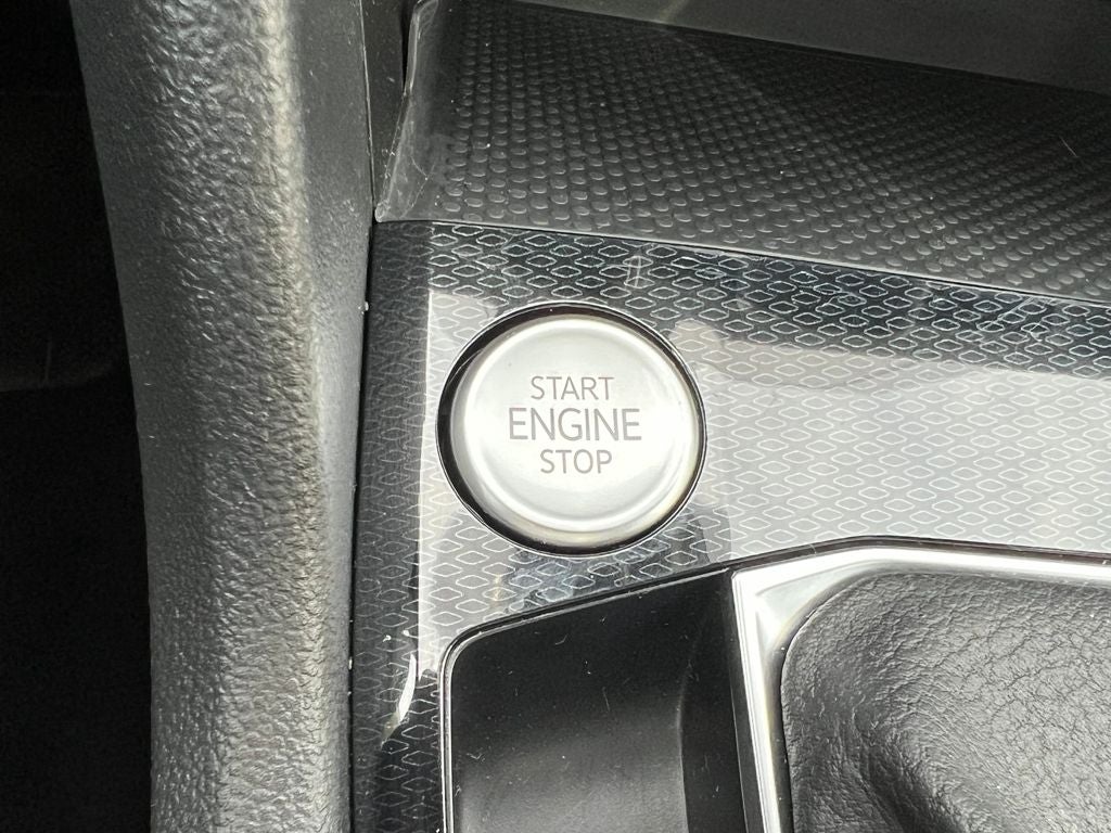 2025 Volkswagen Taos S