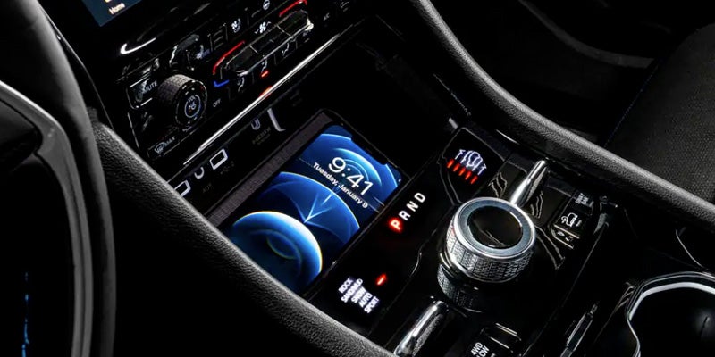 Jeep Grand Cherokee 4xe Modern center console with digital gear selector and controls