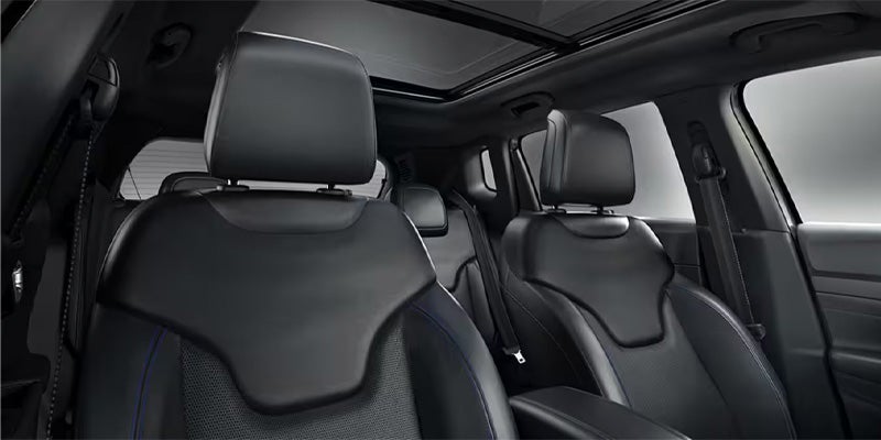 Black leather Jeep Compass seats with panoramic sunroof